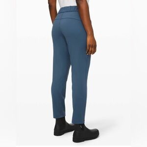 Lululemon On the Fly 7/8 Pant – Code Blue | Size 8 Like New!